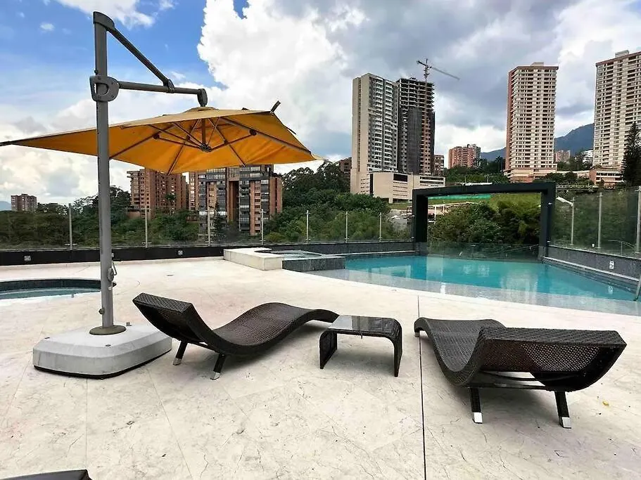 302 Spacious Apartment Nice View In El Poblado Медельин 0*,