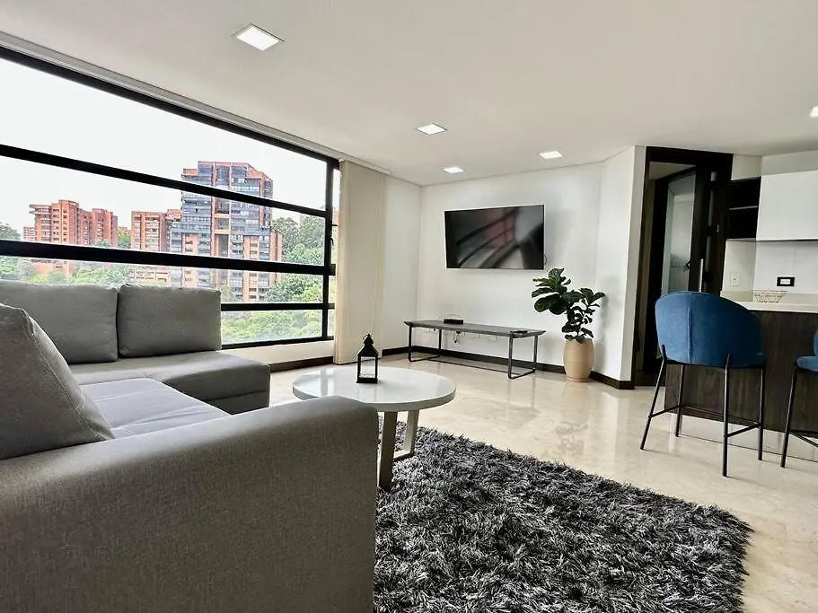 302 Spacious Apartment Nice View In El Poblado Medellín